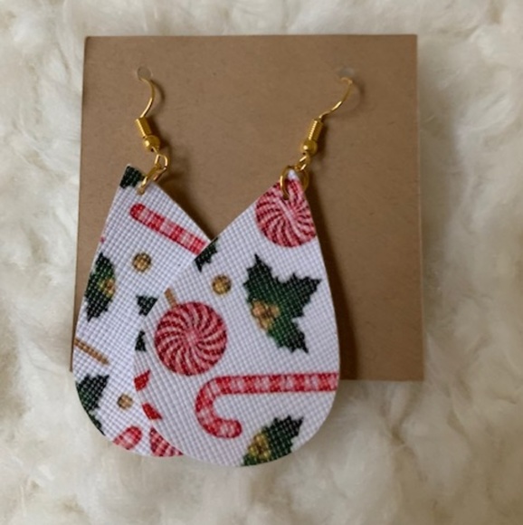 Dat Holiday Earring Set 🌲 - Picture 2 of 5